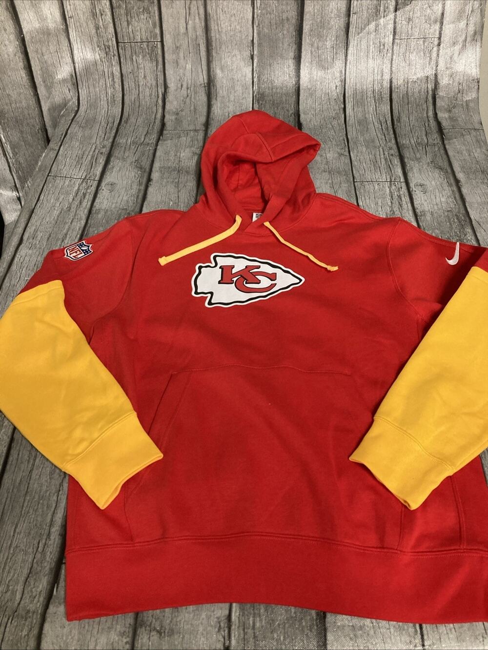 NWT Men’s Nike Kansas City Chiefs Hoodie Medium Red Yellow On Field Sideline M
